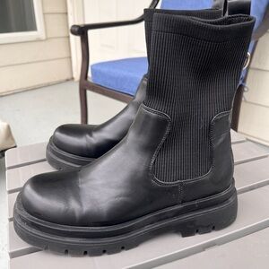 Black Chelsea type boots size 38
